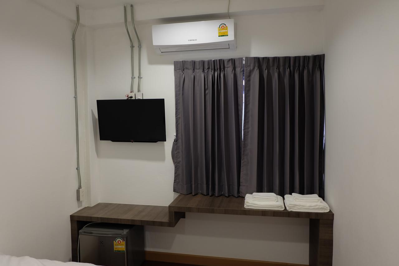 F Plus F Hostel Chiang Mai Exterior photo